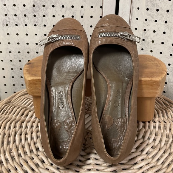 Chloe’ flats - Picture 2 of 11